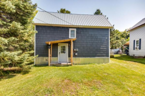 Pet-Friendly Michigan Getaway with Porch and Kayaks!